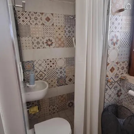 In Parva Domus