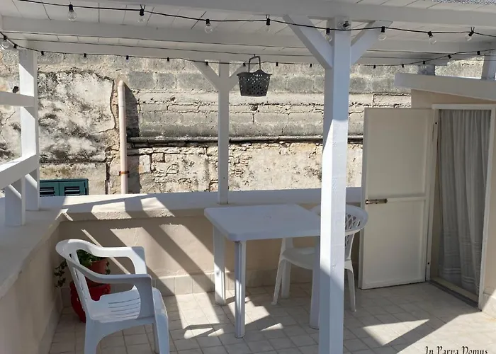 In Parva Domus Bitonto